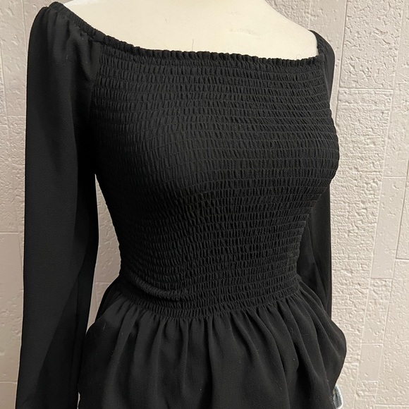 small blouse - Picture 2 of 6